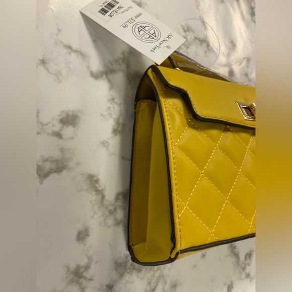 💛TODAY***$15***Designer vegan leather quilted crossbody bag was $48 - Picture 2 of 7